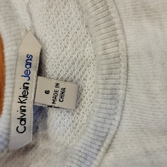 Girls Calvin Klein sweatshirt - Picture 4 of 5